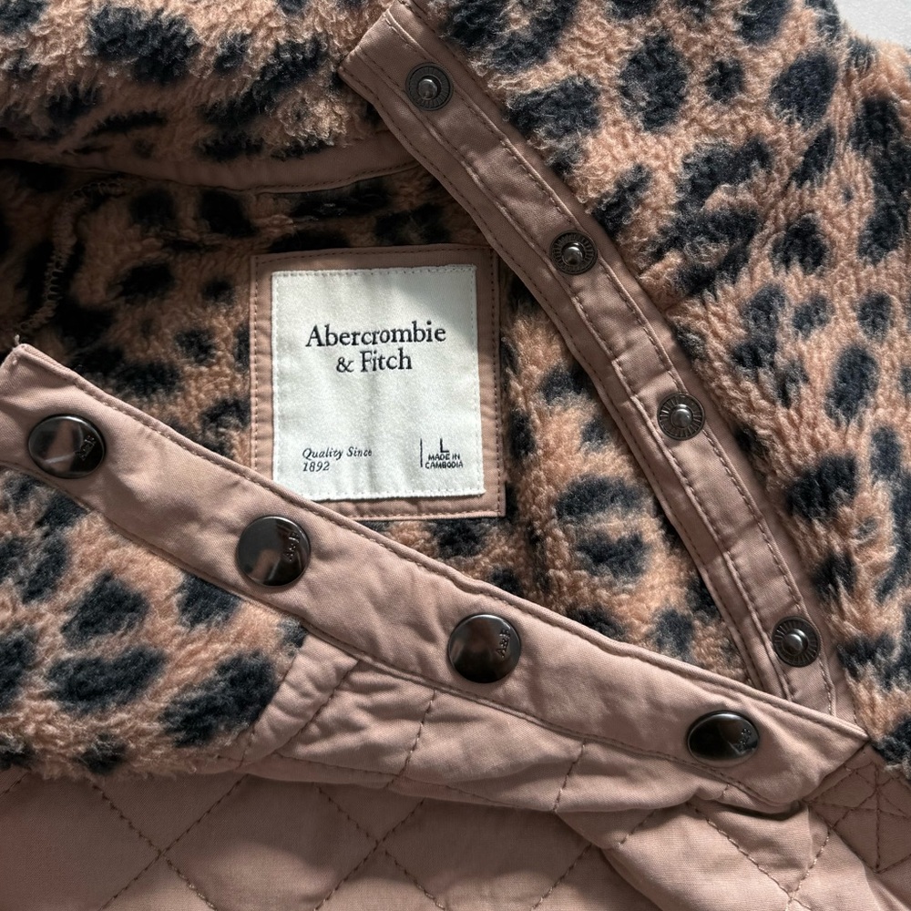 Abercrombie & Fitch Women's Asymmetrical Snap-Up Fleece Size L - Picture 10 of 13